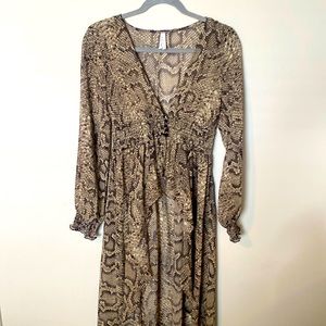 Snake print kimono. Size M (medium).